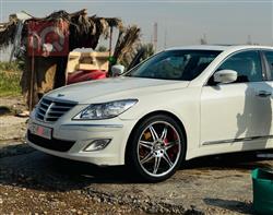 هیوندای جێنسس